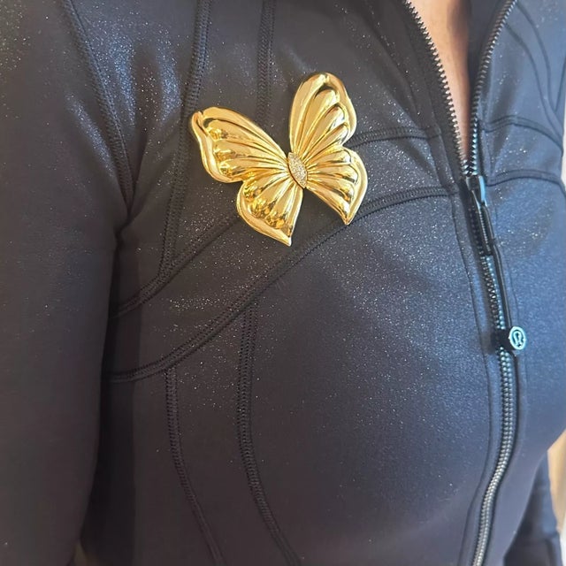 Early 21st Century Van Cleef & Arpels 18k Yellow Gold Extra Large Butterfly Pin Brooch For Sale - Image 5 of 8