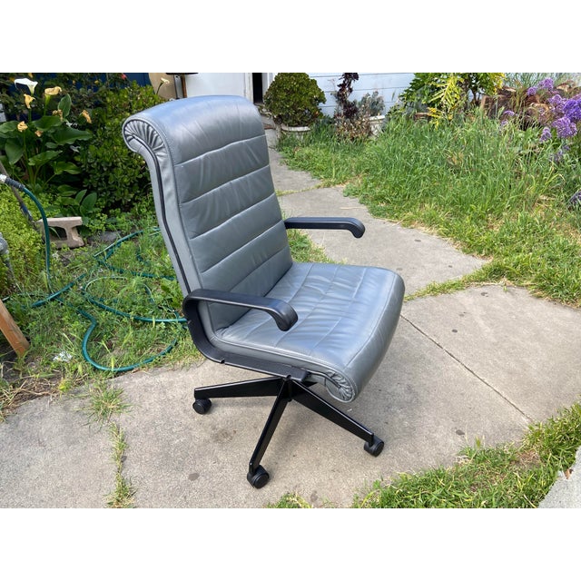 2000 - 2009 Vintage Richard Sapper Knoll Management Grey Leather Office Chairs For Sale - Image 5 of 12