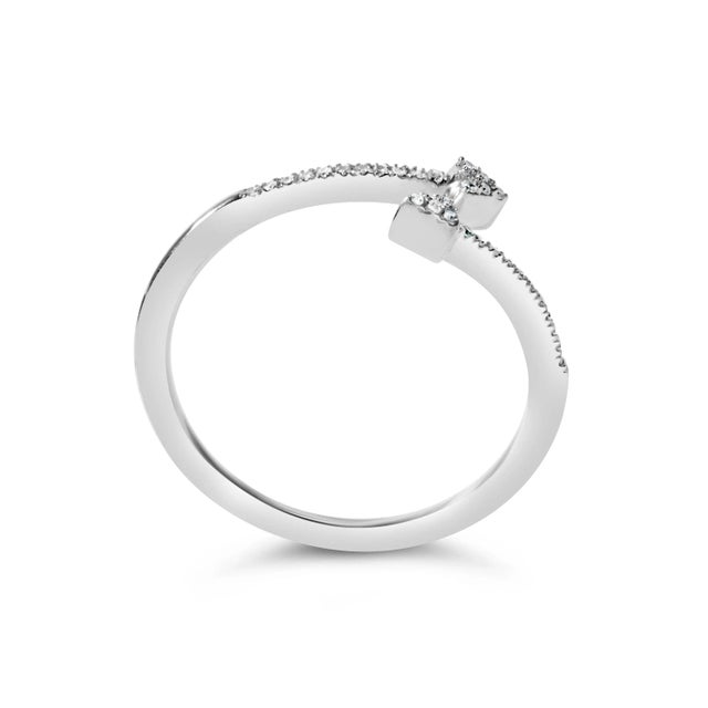 Early 21st Century .925 Sterling Silver 1/5 Cttw Diamond Double Arrowhead Open Ring (I-J Color, I2-I3 Clarity) - Ring Size 9 For Sale - Image 5 of 7