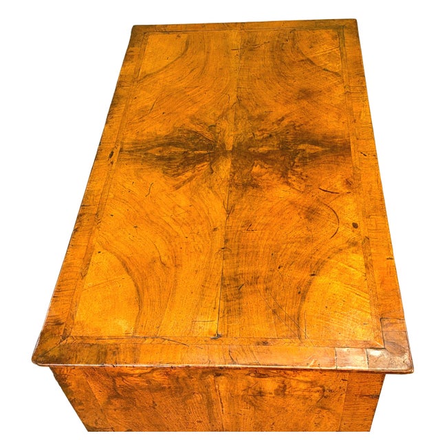 Queen Anne Walnut Chest of Drawers, 1710 For Sale - Image 10 of 16