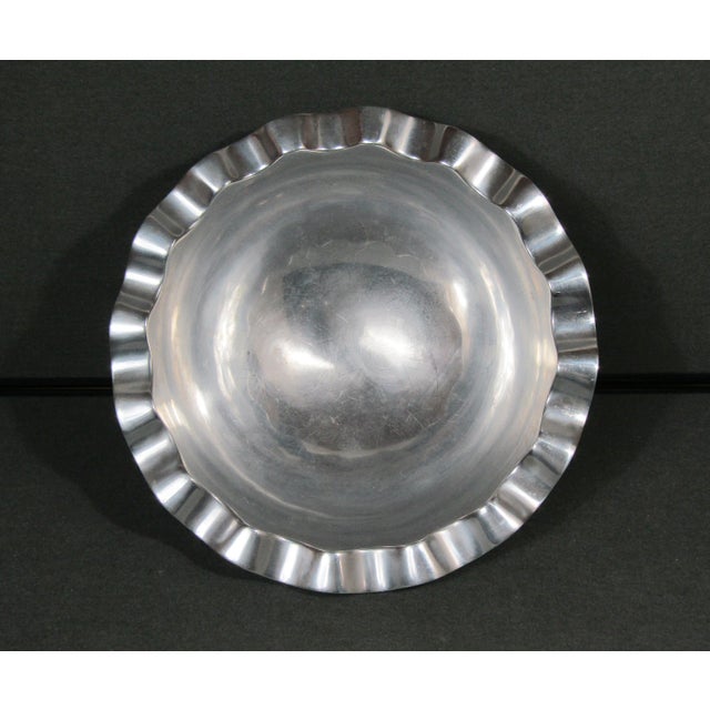 1980s Stanley Tigerman for Swid Powell Wavy Rim Footed Aluminum Bowl, 12" Postmodern Centerpiece For Sale - Image 4 of 8