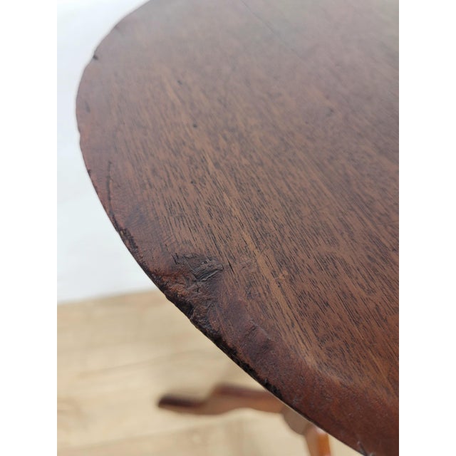 English Victorian Tripod Side Table in Mahogany, 1880 For Sale - Image 15 of 18