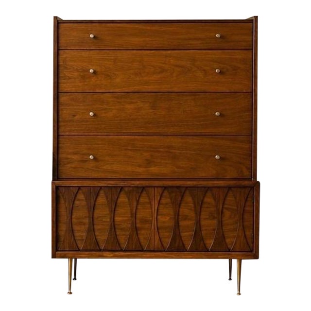 Mid-Century Modern Catseye 4-Piece Walnut Bedroom Set W/Original Legs For Sale