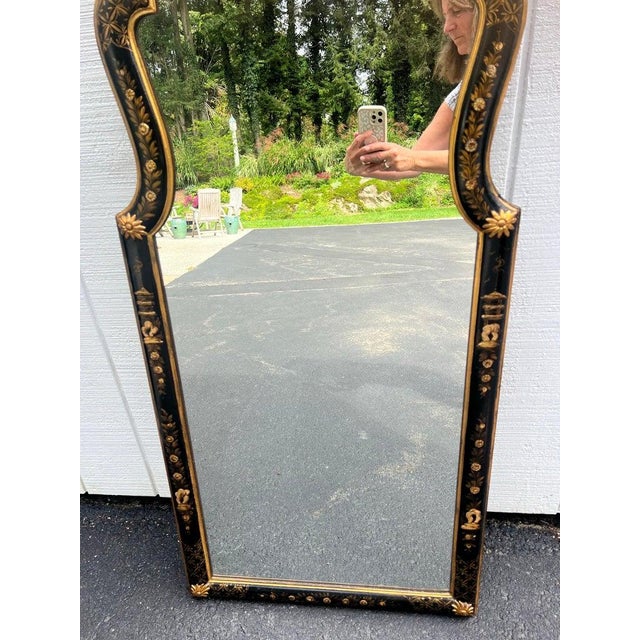 Chinoiserie Elegant Chinoiserie Black and Gold Mirror For Sale - Image 3 of 18