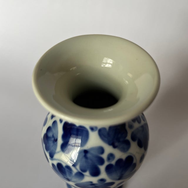 Early 20th Century Blue and White Chinese Export Porcelain Vase For Sale - Image 5 of 7