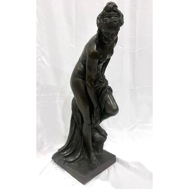 Grand-scale patinated bronze sculpture of Vénus sortant du bain (Venus Emerging from the Bath), after the celebrated 1767...