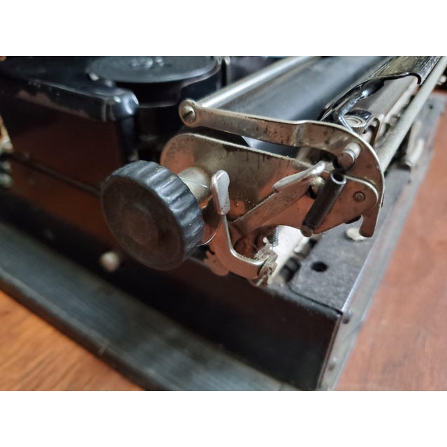 1927 Early Royal Portable Model P Typewriter For Sale - Image 4 of 18