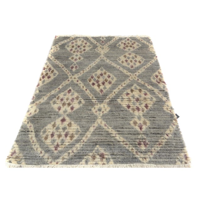 Modern Moroccan Gray & Ivory Wool Rug - 3'10 X 6'1 For Sale - Image 4 of 8