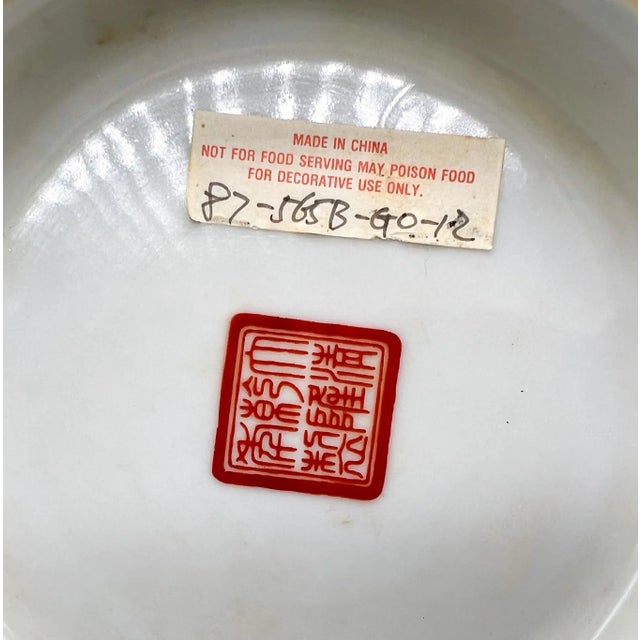 Large Vintage Rose Medallion-Style Decorative Bowl – Hand-Painted Chinese Porcelain – 20th Century Export For Sale - Image 14 of 17