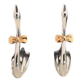 New Pair of Mikimoto Silver-Plated Swans with Gold Bows - Wedding Place Cards For Sale