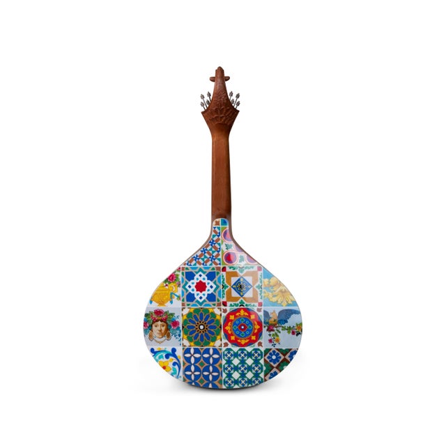 Intending to enhance the "Tudo Isto É" collection, Malabar designers conceived the Azulejo V Portuguese Guitar showing, in...