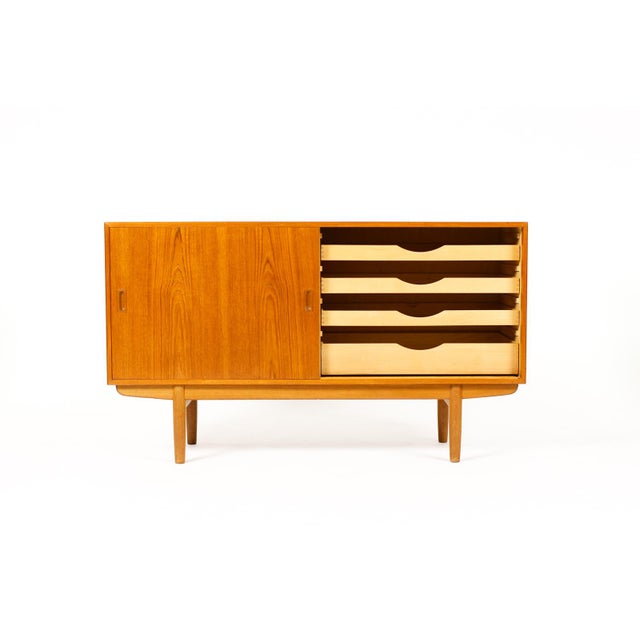1960s Danish Modern Mid Century Teak Credenza Sideboard— Borge Mogensen for Søborg — Sliding Doors For Sale In Los Angeles - Image 6 of 12