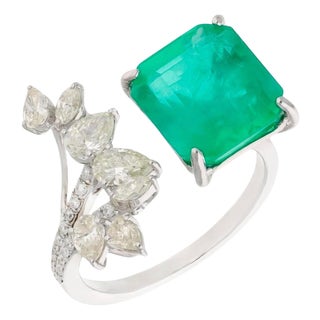 4.85 Ct Emerald Cut Emerald & 0.92 Ct Diamond Bypass Ring in 18 Kt Gold Size 7 For Sale