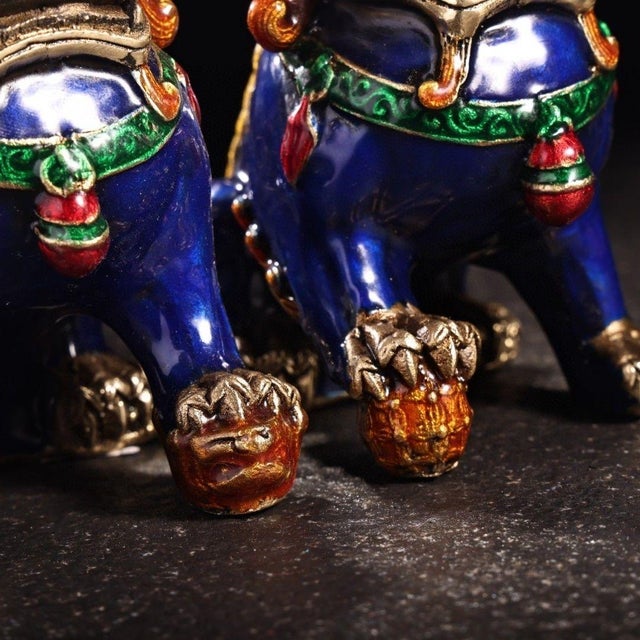 Blue Pair of Vintage Chinese Cloisonné Foo Dogs / Guardian Lions in Cobalt Blue With Silver-Tone Brass For Sale - Image 8 of 9