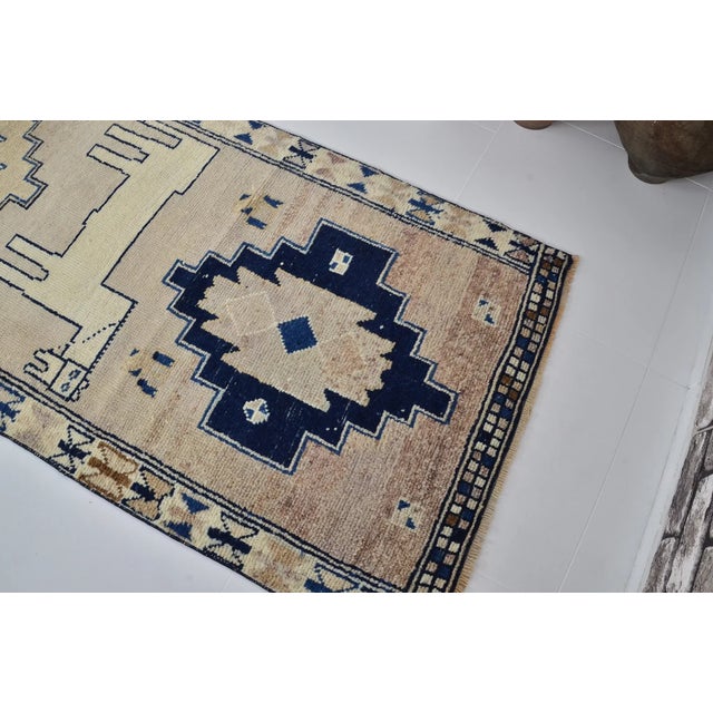 Vintage Anatolian Wool Runner, Hand-Woven Kilim With Deep Blue Geometric and Animal Motifs For Sale In Phoenix - Image 6 of 10