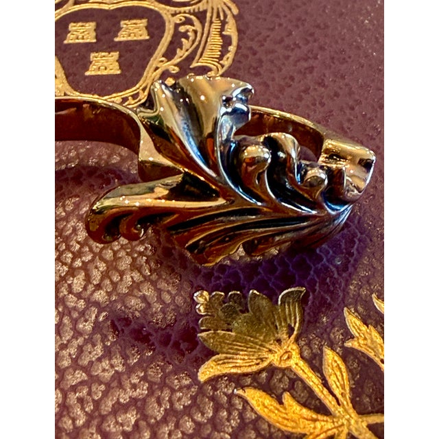 1990s Retro Versace Three-Finger Brass Knuckle Ring in Antique Gold For Sale - Image 12 of 12