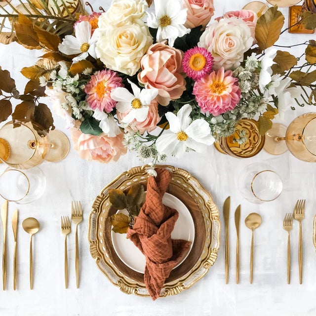 Set of 4, Soft, luxurious, and crafted for elevated gatherings, these Organic Cotton Napkins in Charcoal feature a gentle...