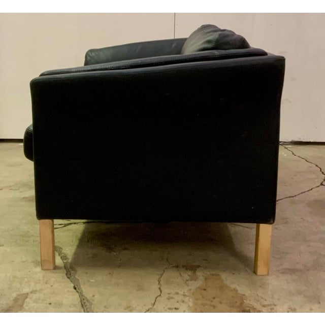 Animal Skin 1970s Mid century Danish Modern Beautiful Black Leather Loveseat For Sale - Image 7 of 13