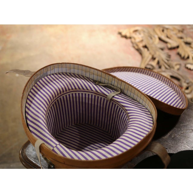 Mid-19th Century French Oval Pigskin Leather Hat Box With Original Top Hat For Sale - Image 11 of 12