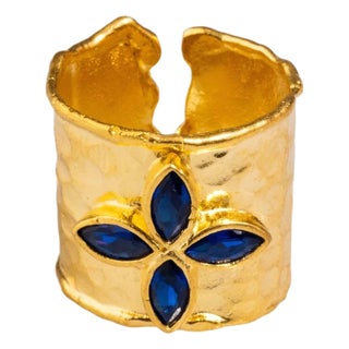 Floral Sapphire Stone Gold Band Design Statement Ring, Size 4 For Sale