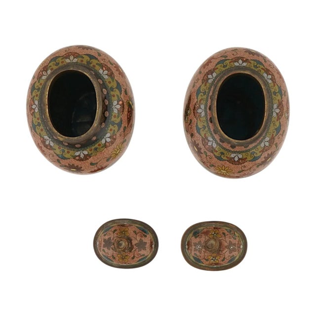 Pair of Early Meiji Japanese Cloisonne Enamel Jars Attributed Namikawa Yasuyuki For Sale In New York - Image 6 of 10