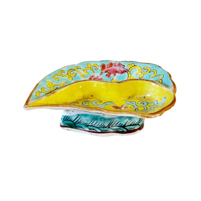 Asian 19th-Century Qing Dynasty Porcelain Treasure, Leaf-Shaped Divided Dish For Sale - Image 3 of 9