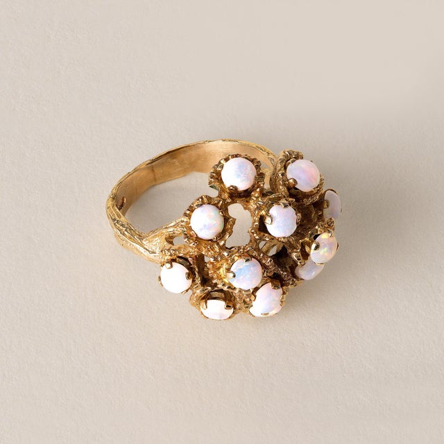 Vintage Brutalist Opal Cluster Ring 18k Yellow Gold, Size 6 For Sale - Image 4 of 7
