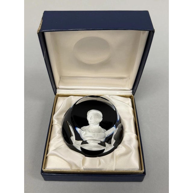 Renaissance Franklin Mint 1976 Baccarat France Julius Caesar Purple Sulphide Paperweight For Sale - Image 3 of 14