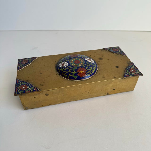 Mid 20th Century Cloisonne Brass Box Chinese Enamel Floral Medallion Trinket or Jewelry Box For Sale - Image 5 of 12