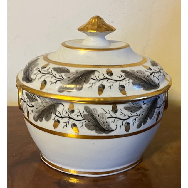 Ceramic Antique 18th Century Worcester Porcelain Flight Barr Sugar Bowl Sucrier and Cover Decorated With Oak Leaf Garland For Sale - Image 7 of 14