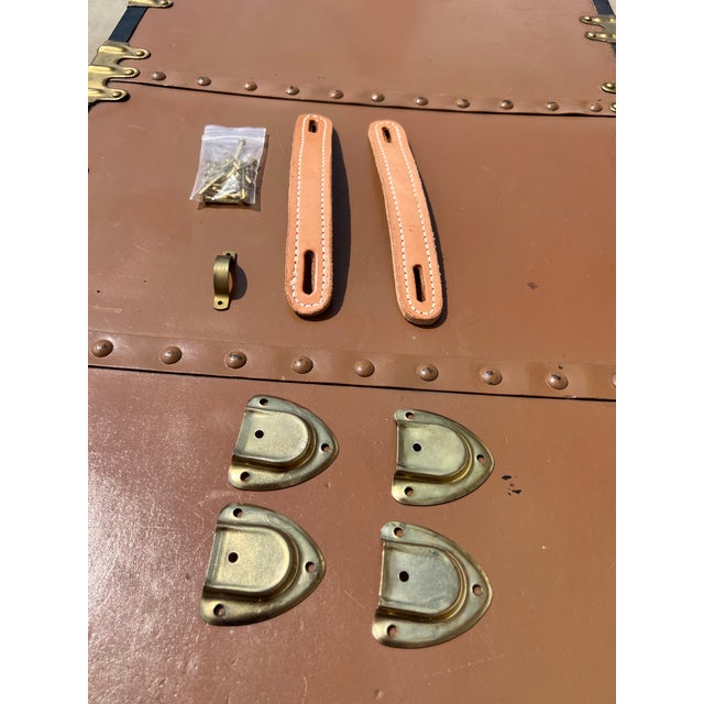 Early 20th Century Antique Eau Claire Trunk Company Large Wood, Leather, and Gilded Iron Steamer Trunk on Castors With Internal Removable Tray For Sale - Image 9 of 12