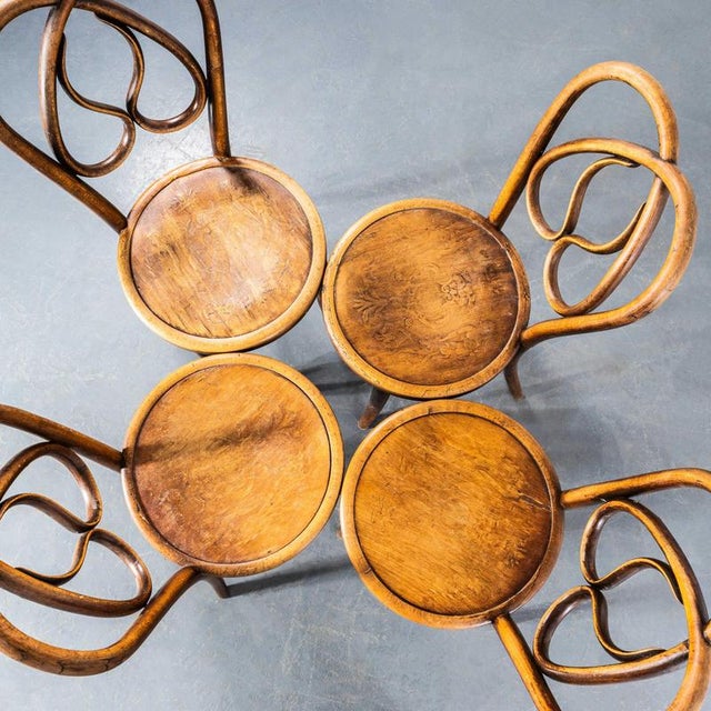 Pretzel-Shaped Dining Chairs from Thonet, 19th Century, Set of 4 For Sale - Image 10 of 11