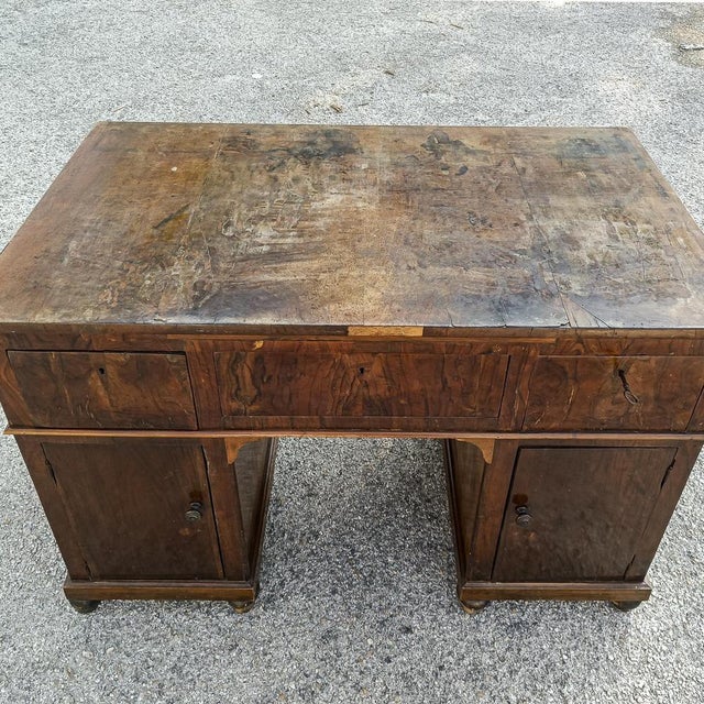 Desk in Walnut, 19th Century For Sale - Image 4 of 18