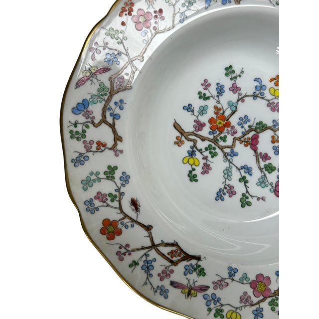 This exquisite Spode Copeland’s China porcelain plate features the vibrant and sought-after "Shanghai" pattern, an elegant...
