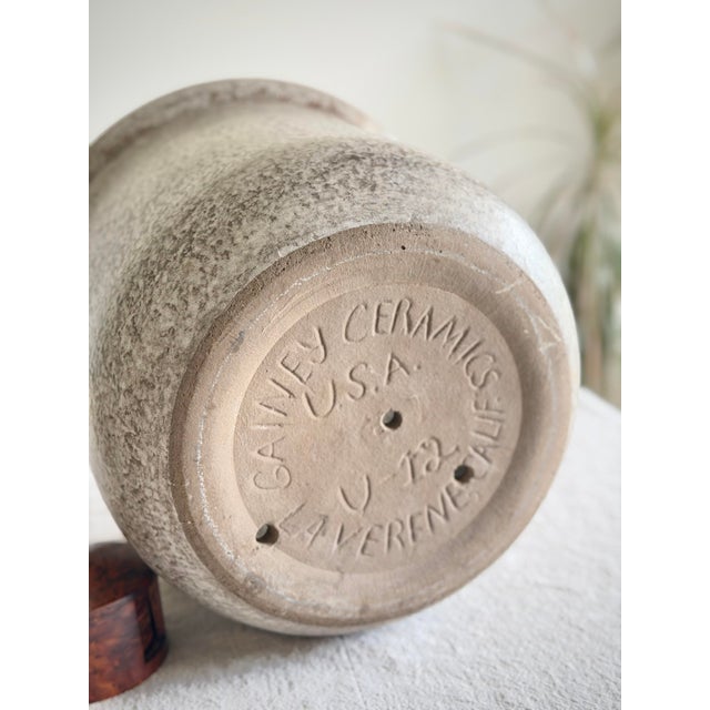 Rare Large 13” Flared Rim Vintage Gainey Ceramics Planter in Sandstone Lava Glaze, La Verne, California For Sale - Image 9 of 11