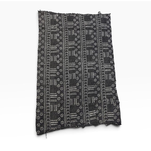 Vintage African Black and White Mud Cloth Textile Mali 60" by 40" For Sale In New York - Image 6 of 6