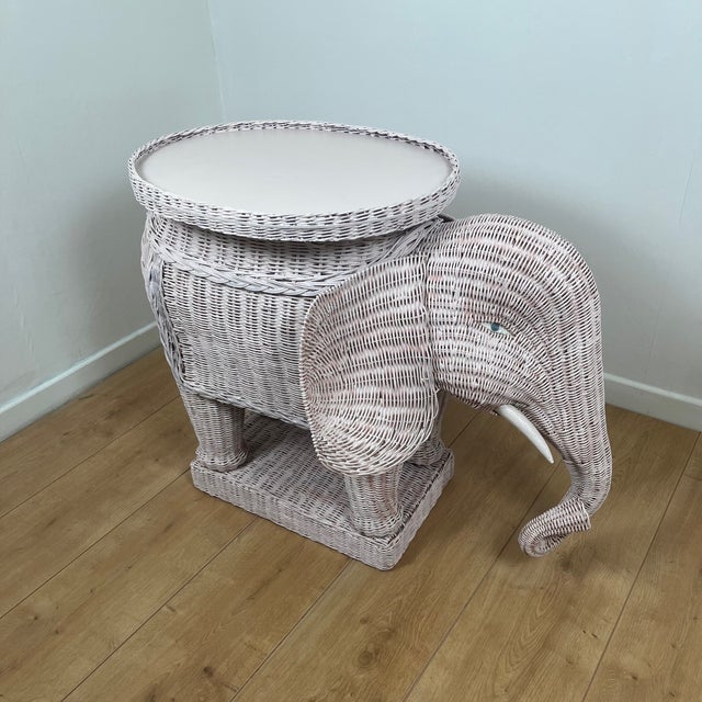 Mid-Century Modern Vintage Rattan Elephant Side Table attributed to Vivai del Sud, Italy, 1960-1970 For Sale - Image 3 of 18