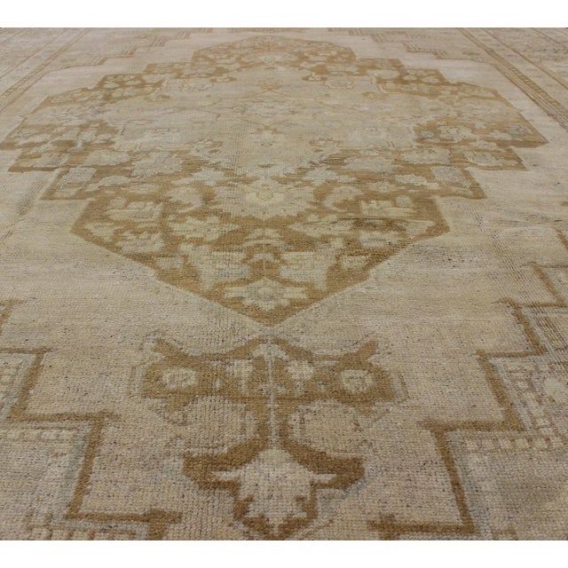 Mid 20th Century Pale Colored Vintage Turkish Oushak Rug in Gray, Taupe, Cream and Light Brown 6'11 X 10'8 For Sale - Image 5 of 8