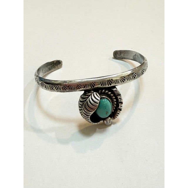 Vintage Southwest Navajo Style Sterling Silver Stamped Turquoise Leaf Cuff Bracelet For Sale - Image 4 of 8
