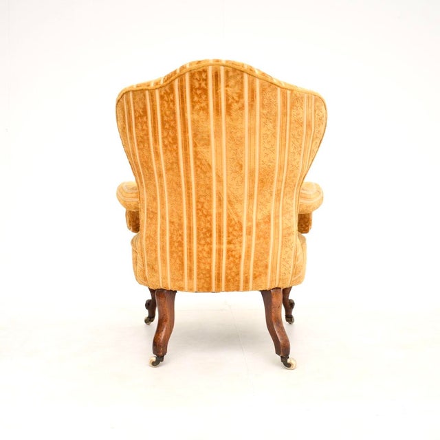Mid 19th Century Antique Victorian Carved Walnut Chair, 1860s For Sale - Image 5 of 11