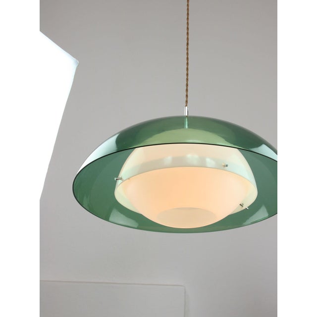 The lamp socket is designed for standard E27 light-bulb (not included) but also takes your standard American/Canadian E26...