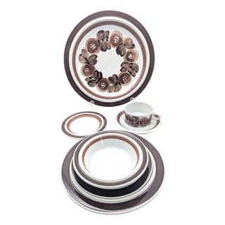 1960's Ulla Procopé Arabia of Finland "Rosmarin" Dinnerware and Coffee Service, 36 Pieces For Sale