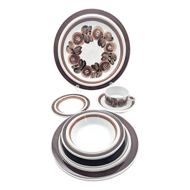 1960's Ulla Procopé Arabia of Finland "Rosmarin" Dinnerware and Coffee Service, 36 Pieces For Sale