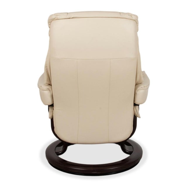 Set of Mayfair Leather Chair with Ottoman from Stressless For Sale - Image 16 of 18