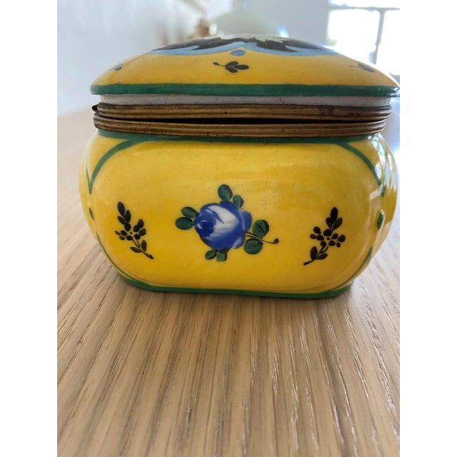 Manufacture de Sevres Antique French Handpainted Sevres-Style Porcelain Keepsake Box With Ormolu Clasp For Sale - Image 4 of 9