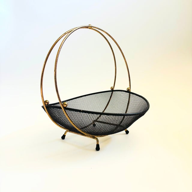 Mid-Century Modern MCM Brass and Mesh Circular Fruit Basket For Sale - Image 3 of 12