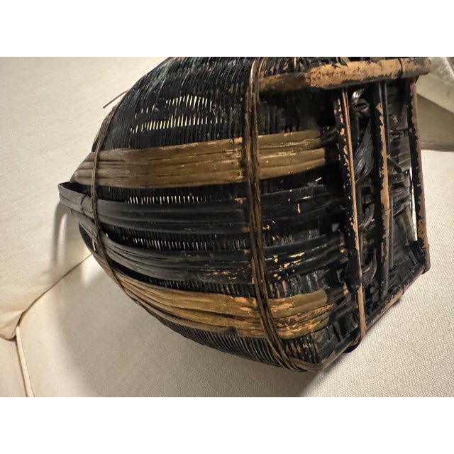 Vintage Chinese Hand-Painted Woven Wicker Basket For Sale In New York - Image 6 of 8