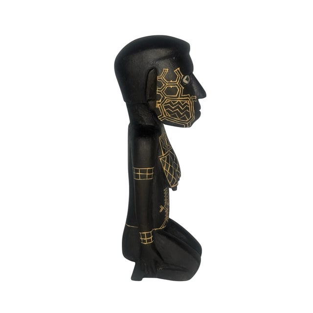 Dayak Hampatong Guardian Figure Borneo Kalimantan Incised Geometric Shell Eyes For Sale - Image 4 of 8
