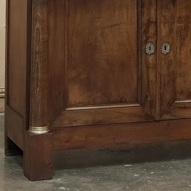 Early 19th Century French Empire Period Walnut Grand Buffet For Sale In Dallas - Image 6 of 18