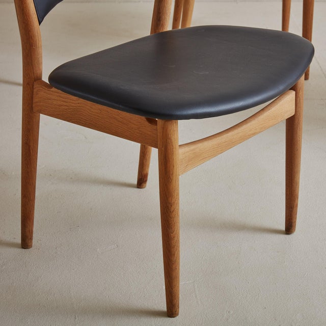 Black 'Sw86' Black Vinyl + Oak Dining Chair by Finn Juhl - 3 Available For Sale - Image 8 of 11
